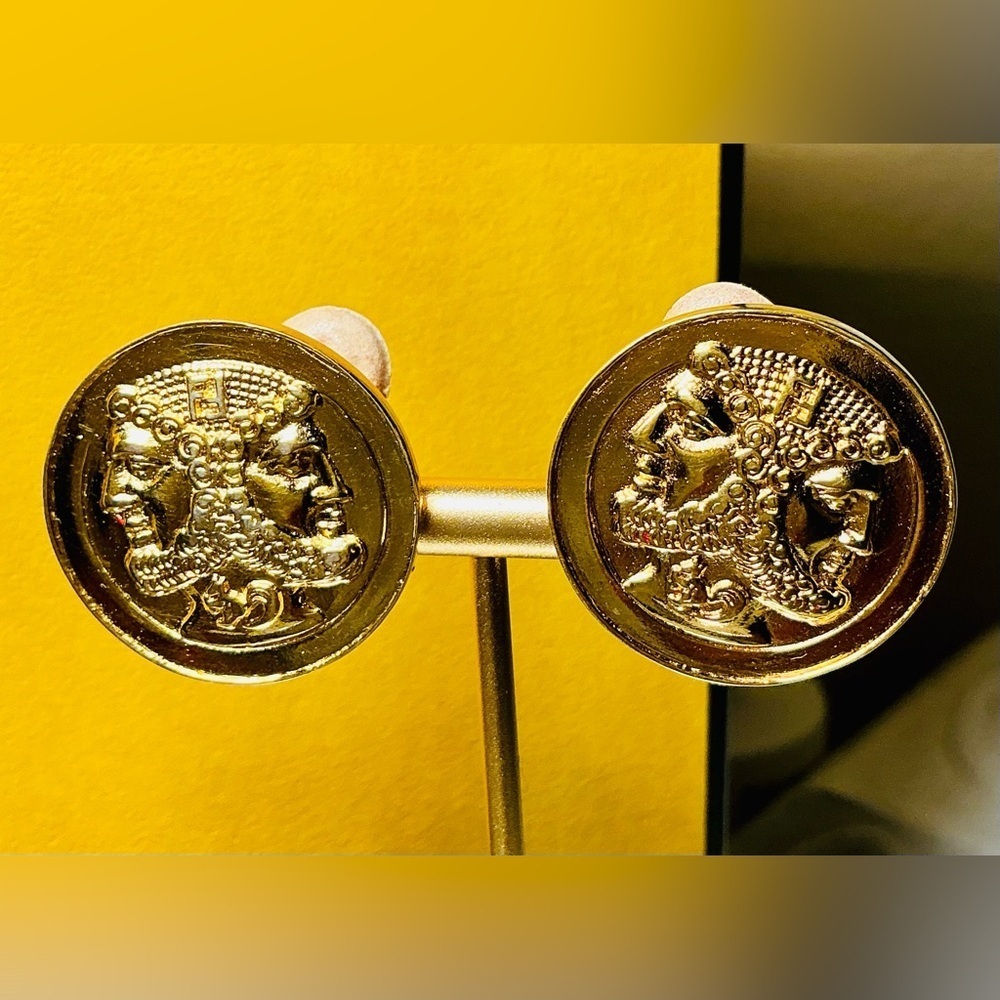Rare Vintage Fendi Roma Italy Gold-Tone Janus Face Coin Clip-On Earrings - Picture 5 of 11